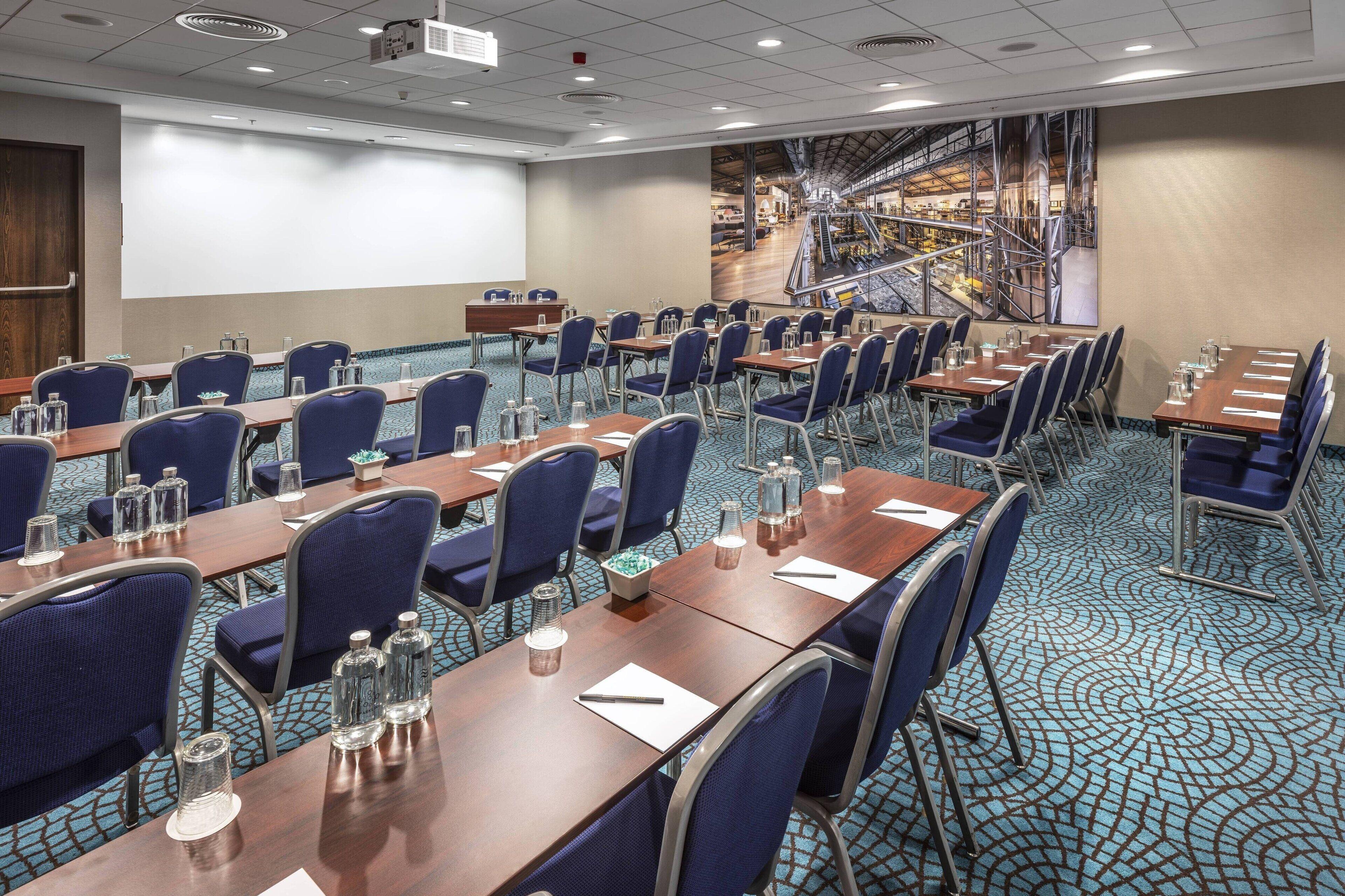 Courtyard By Marriott Prague City — Photos 3